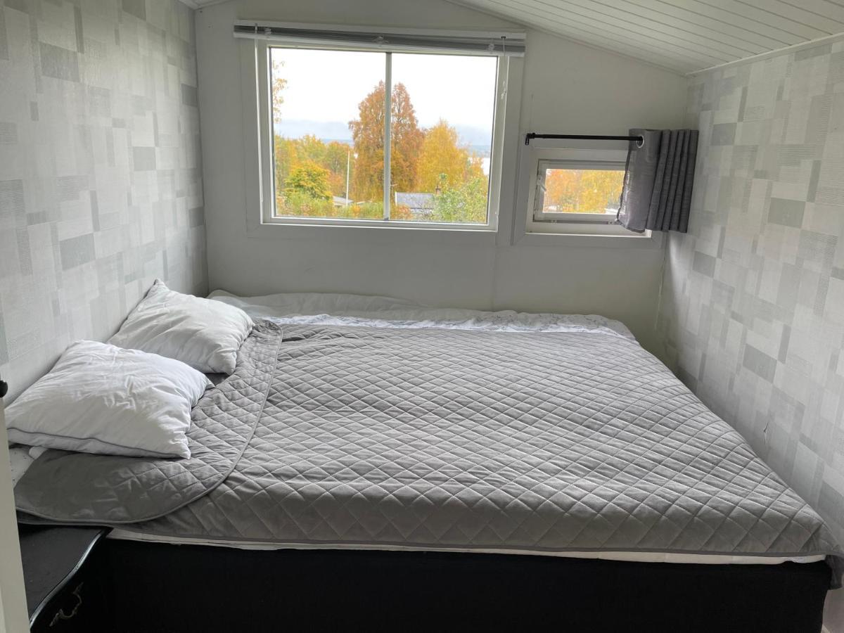 Two Small Guest Houses By Lake Rent Out As One Hjo Extérieur photo